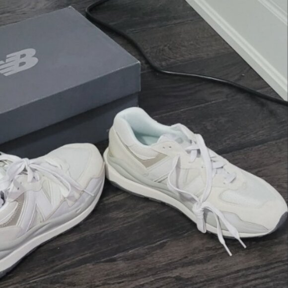 **rare** New Balance Sneakers NWT/Box - Picture 4 of 7